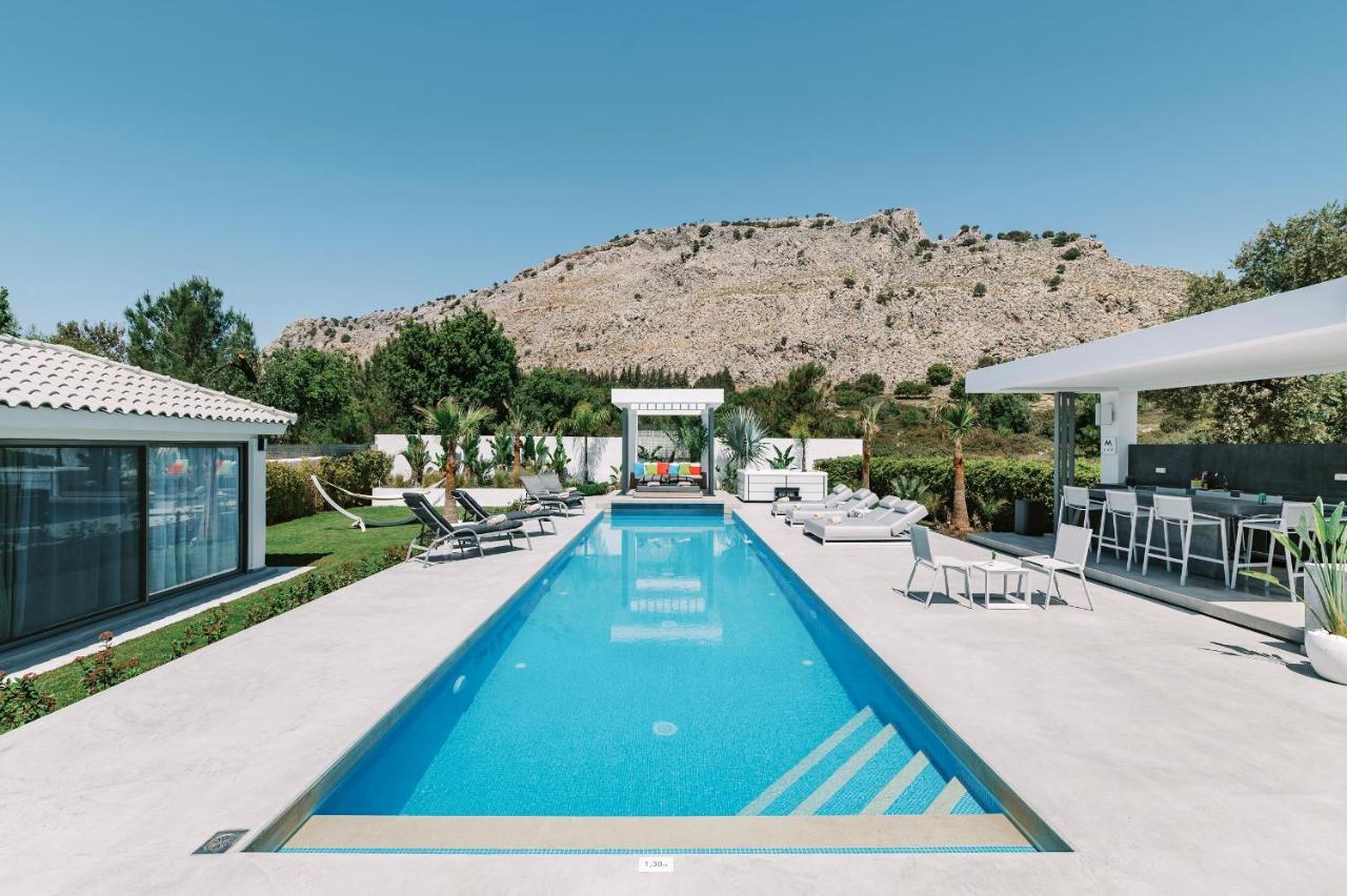M Mansion Villa Pefki  Bagian luar foto