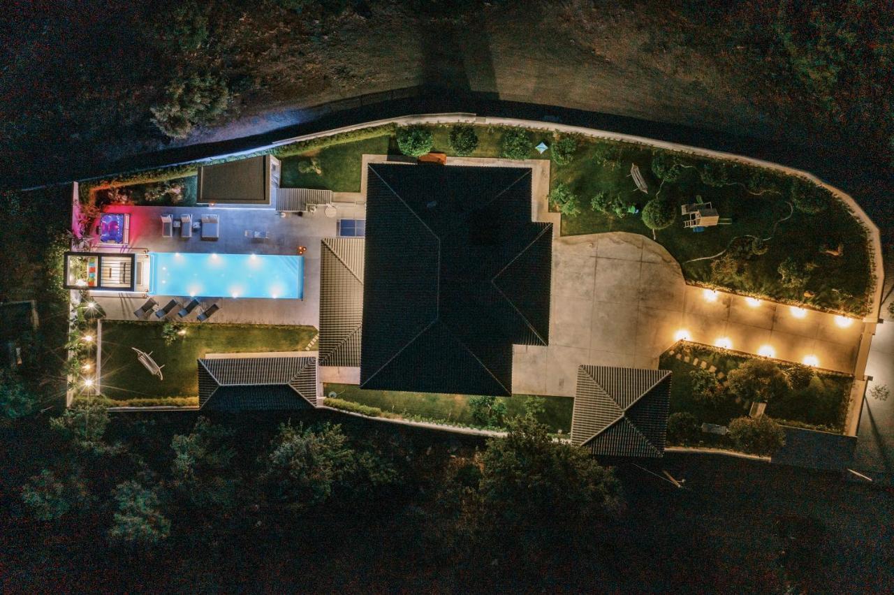 M Mansion Villa Pefki  Bagian luar foto