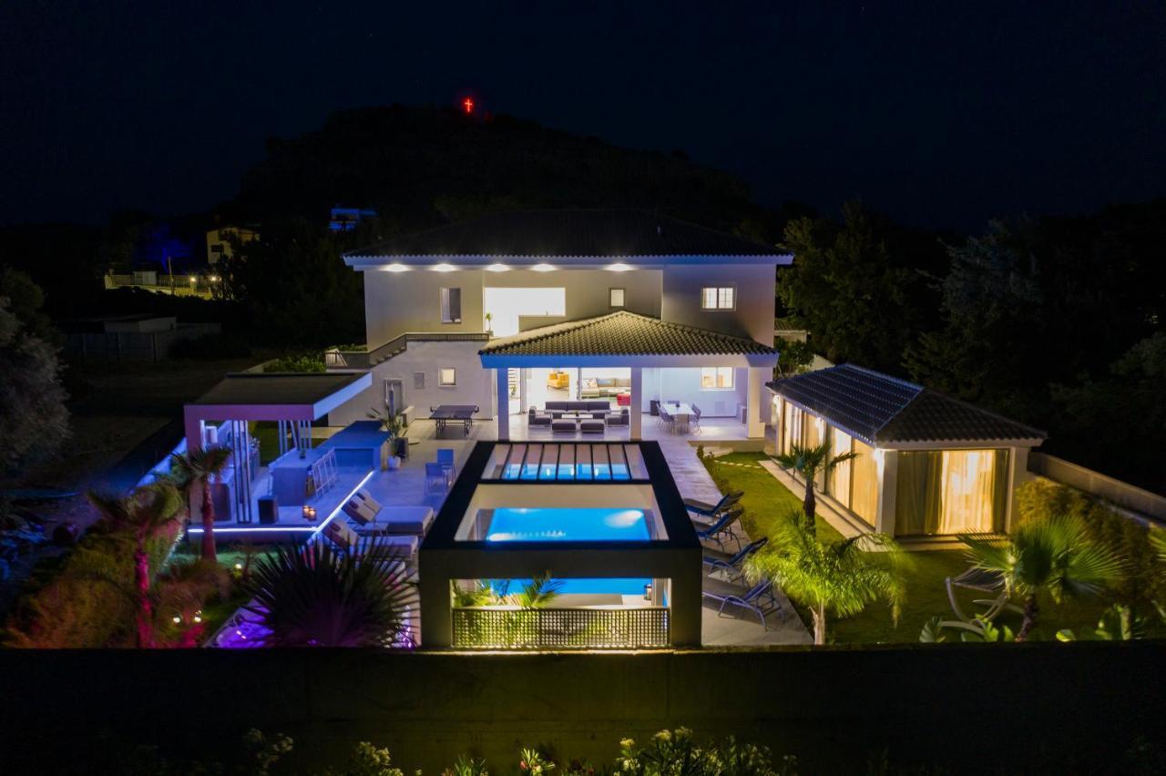 M Mansion Villa Pefki  Bagian luar foto