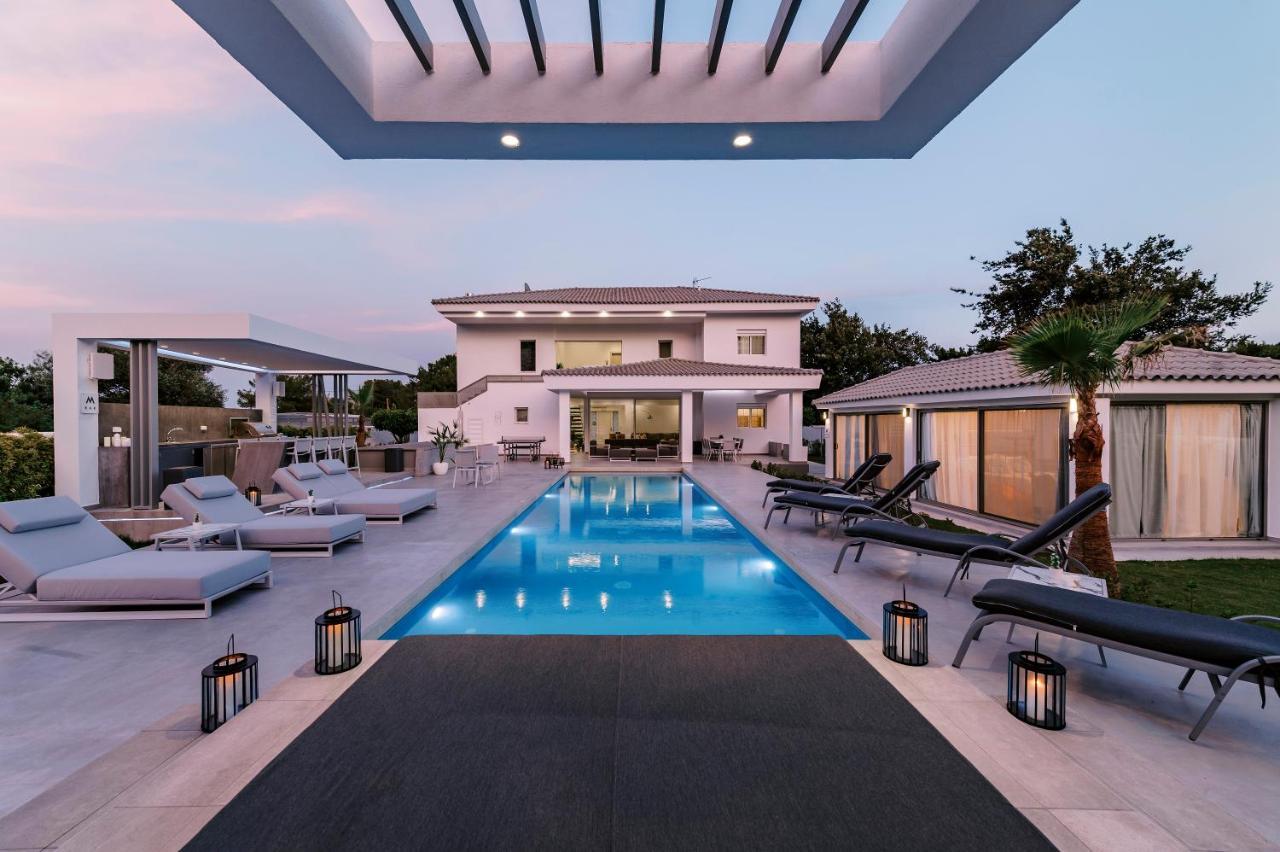 M Mansion Villa Pefki  Bagian luar foto