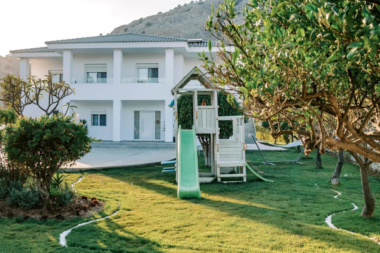 M Mansion Villa Pefki  Bagian luar foto
