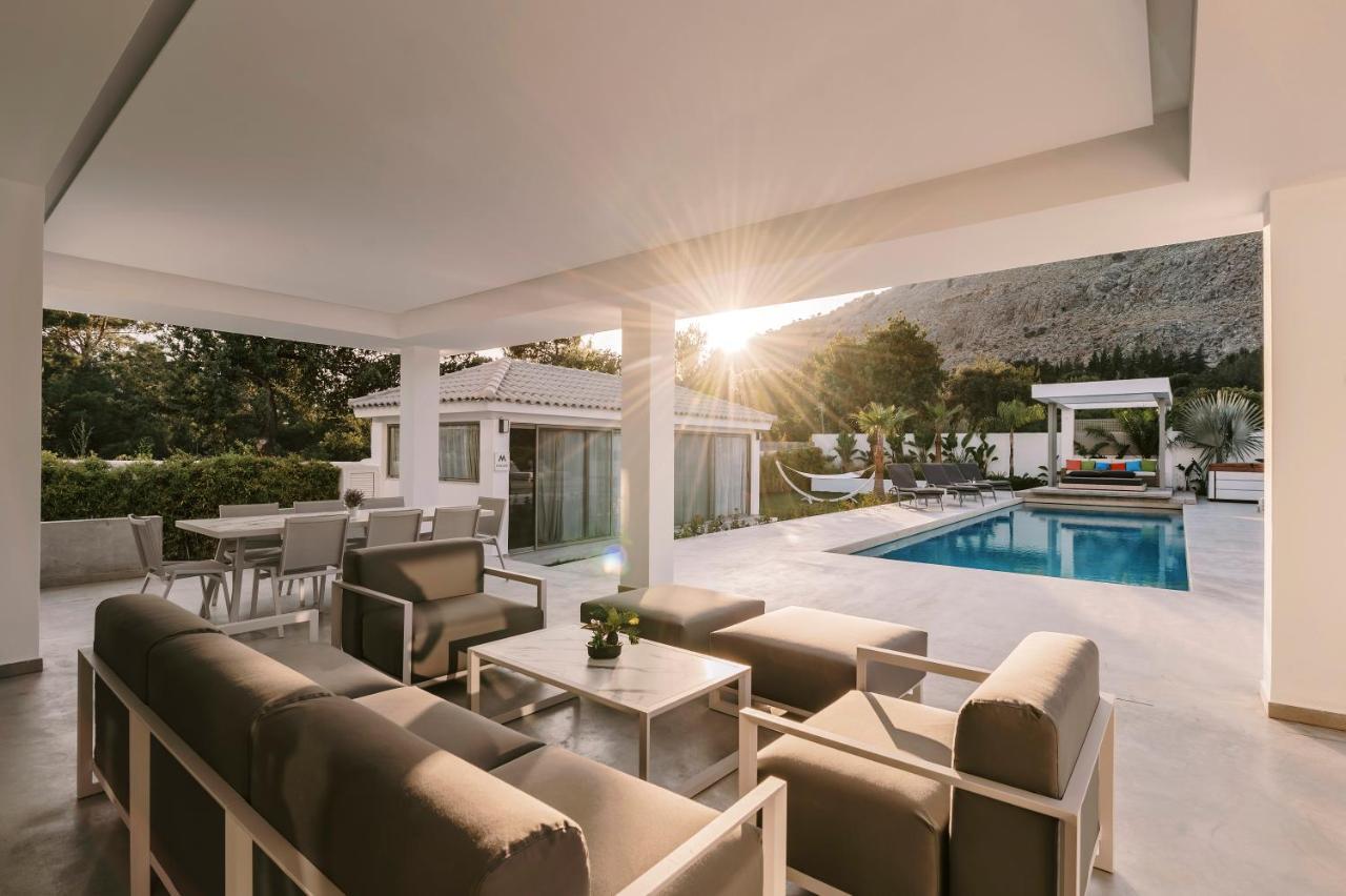 M Mansion Villa Pefki  Bagian luar foto