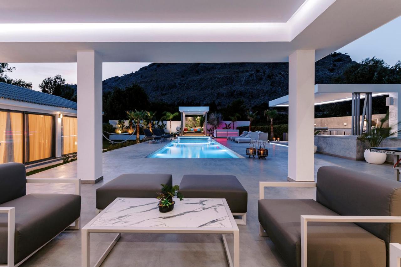 M Mansion Villa Pefki  Bagian luar foto