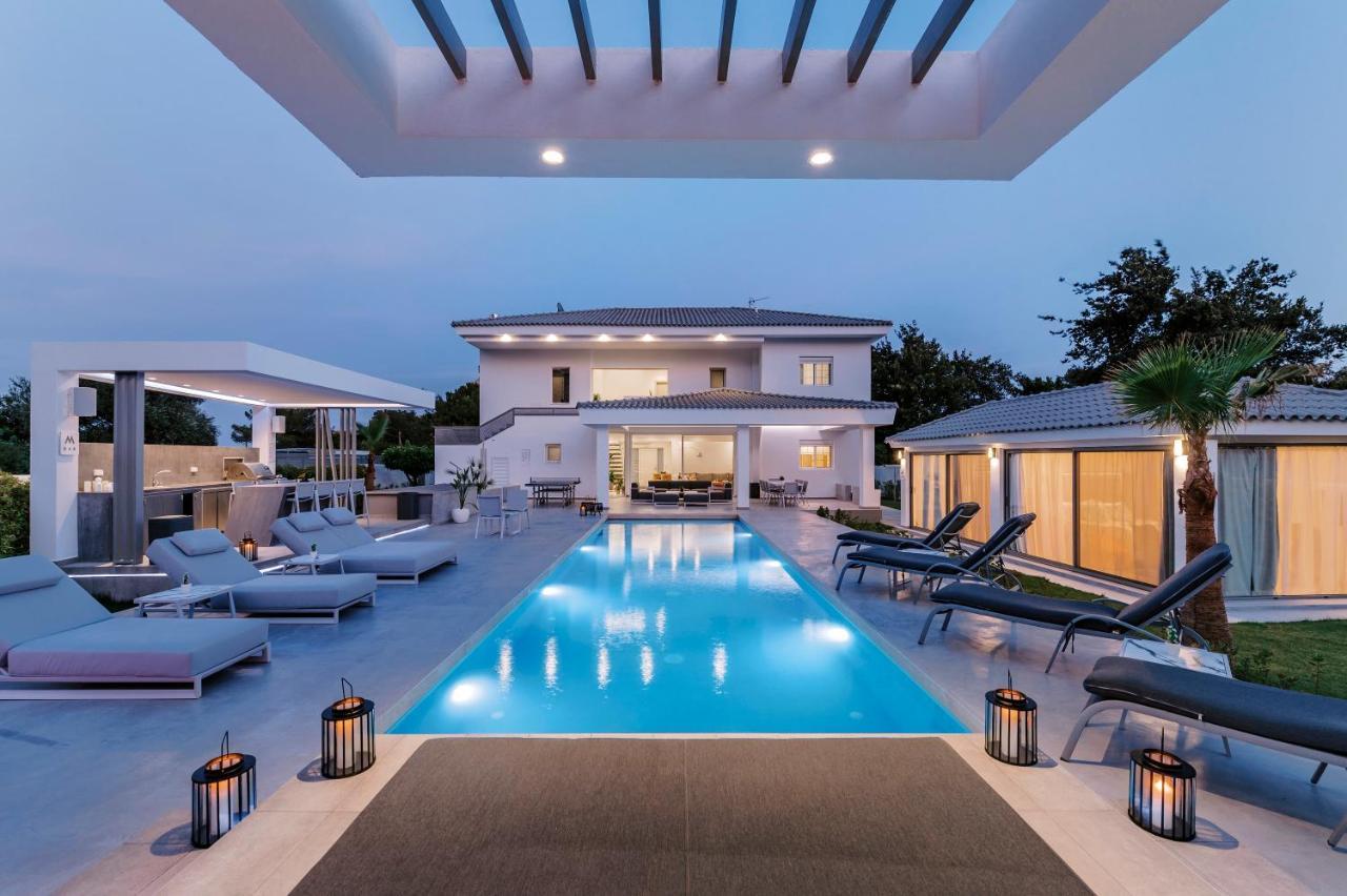 M Mansion Villa Pefki  Bagian luar foto