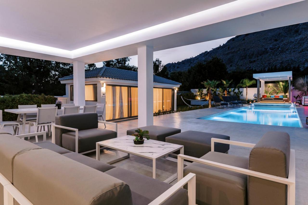 M Mansion Villa Pefki  Bagian luar foto