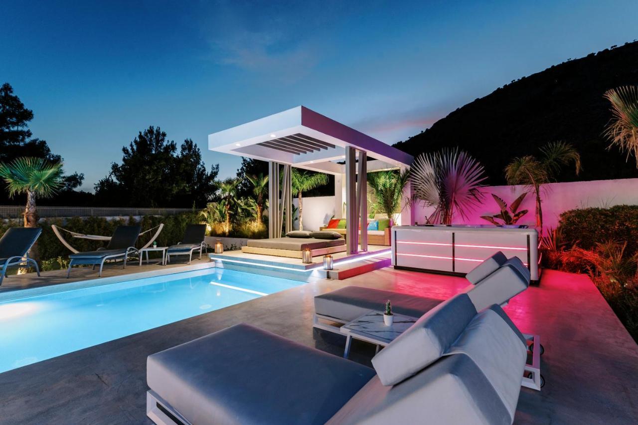 M Mansion Villa Pefki  Bagian luar foto