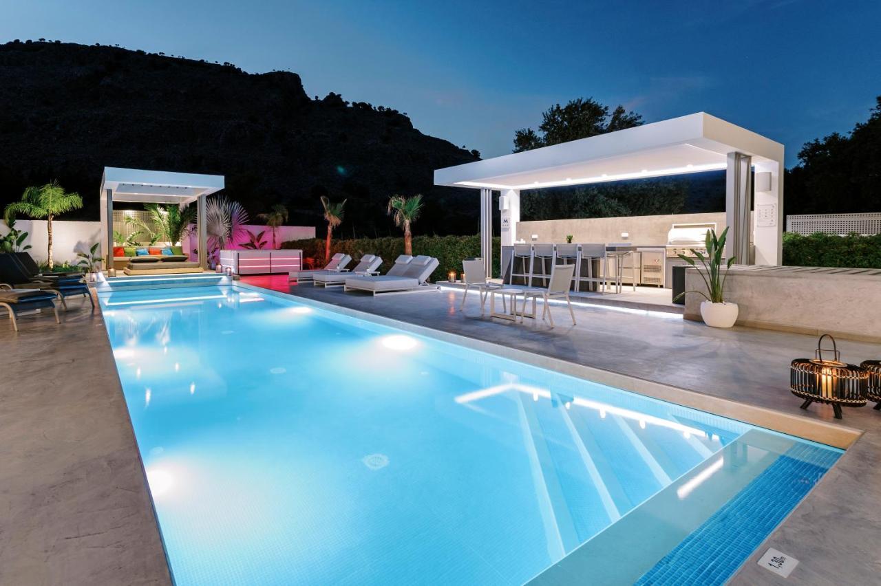 M Mansion Villa Pefki  Bagian luar foto